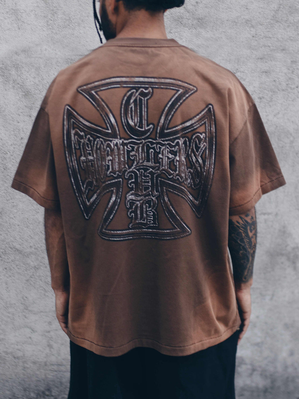 WITHOUT WARNING TEE [BROWN]